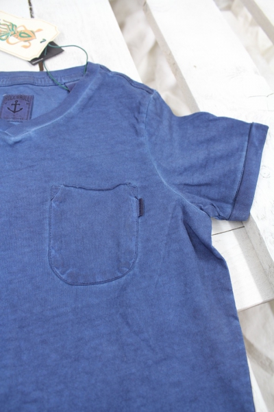 SCOTCH SHRUNK  - T-Shirt mit V-Ausschnitt in oilwash blue