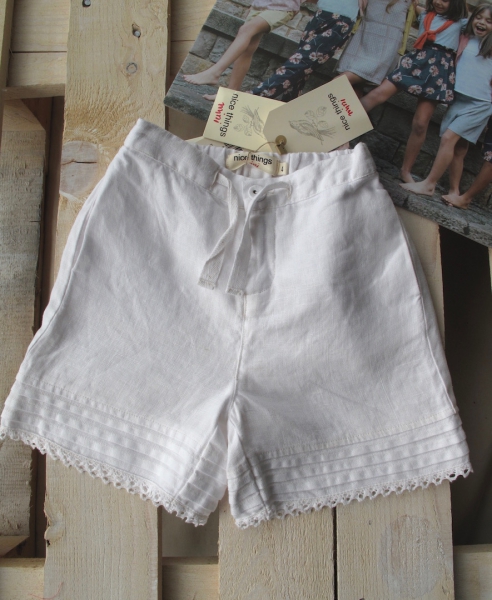 nice things mini - linen shorts with lace details